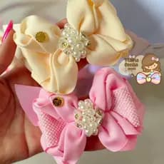 Kit Laços Luxo com Pérolas 4 Peças Acabamento Premium Infantil Elegante Presilha ou Arco