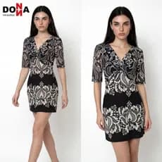 Vestido Curto Estampado com Torção Frontal em Tule