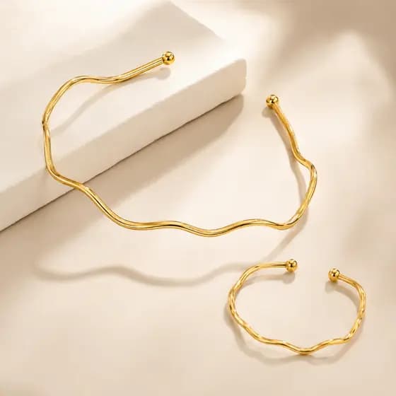 Choker e Pulseira Aro Ondulado – Folheado Dourado – Feminino Ajustável e Antialérgico