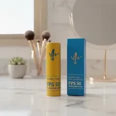 Bastão 3 Em 1 Blush Ou Contorno, Batom E Sobra Yes Cosmetics