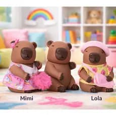 Brinquedo Capivara com Roupinhas Exclusivas Boneco(a) Infantil Colecionável Mimi e Lola