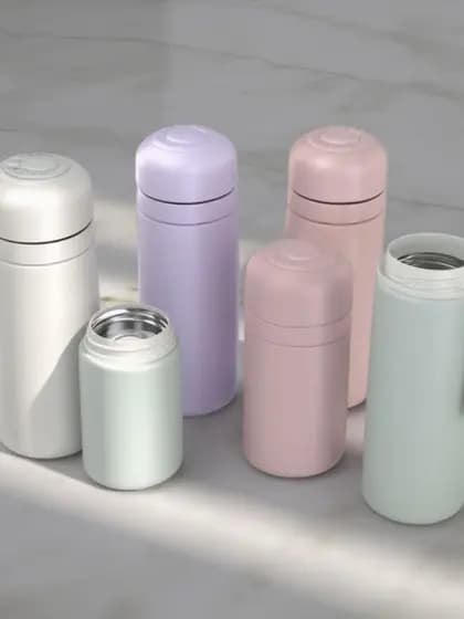Garrafa Térmica 380ml Compacta com Alça Silicone Academia e Passeio