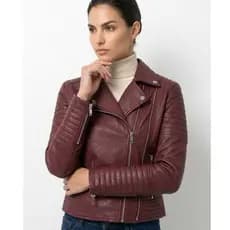 Jaqueta De Couro Feminina Forrada Pelinho Casaco Curto Biker Motoqueira Com Detalhe No Ombro Estonada Frio