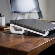 Suporte Para Notebook Laptop 11 A 16 Pol Ergonômico Minimalista Em PLA Biodegradável