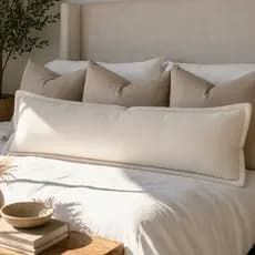 Capa para Travesseiro de Corpo Organic Bouclê C/ Abas Luxo Orgânico Decorativo Cama Quarto Body Pillow Xuxão C/ Zíper