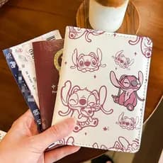 Porta-Passaporte Stitch - Carteira de Viagem Fofa com Compartimentos para Cartões (Série Lilo e Amigos) W0LB