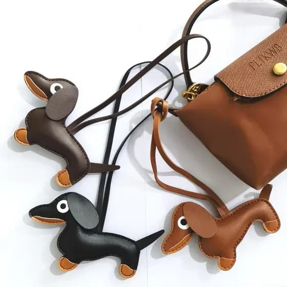 Chaveiro de couro em formato de dachshund pendurado na bolsa, chaveiro de cachorro de desenho animado fofo pendurado na