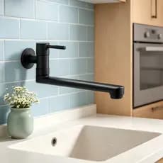 Torneira de Cozinha Embutida na Parede Aço Inox 304 Saída Única Rotação 180° 25cm