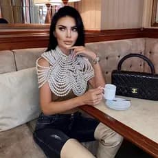 Top Feminino Com Gola Redonda E Manga Pérola Xale