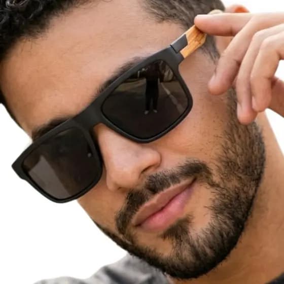 Óculos de Sol Masculino e Feminino Haste Madeira Preto Fosco Lente Escura Proteção UV400 - MD-24