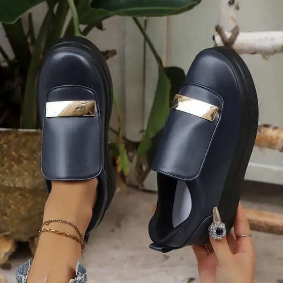 Sapatos femininos de sola grossa, bico redondo, boca rasa, fivela de Metal, tamanho grande, sapatos baixos