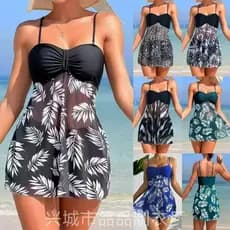Tankini feminino conservador de duas peças, estilo saia, em malha estampada.