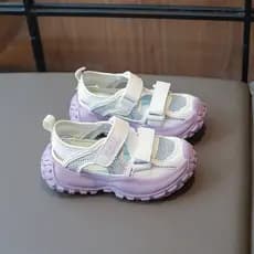 Meninas sandálias esportivas verão 2026 novo estilo de venda quente crianças Toe-coberto sandálias grandes sapatos infan