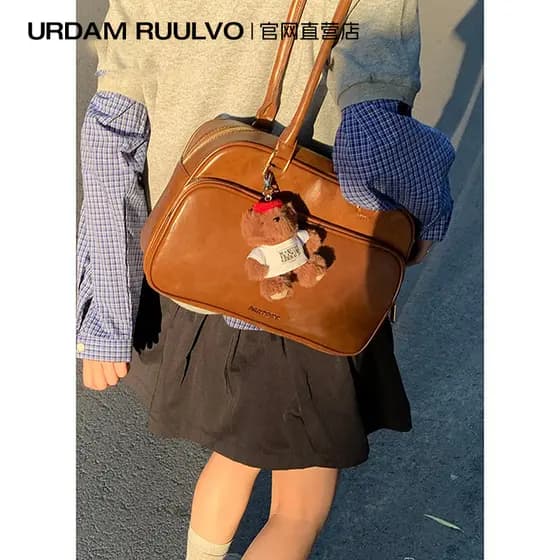UR Retro portátil saco de boliche feminino 2026 verão novo estilo versão coreana nicho grande capacidade Commuter ombro