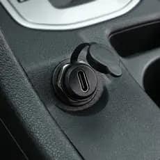 Porta USB Painel Chassi Circular Com Rosca Universal  Peças Pino Fêmea Para Móveis e Carros