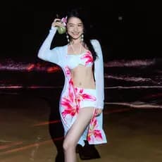 Sanqi Seaside Holiday Bikini Blusa Conjunto de três peças feminino maiô dividido de primavera quente