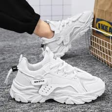 Novo estilo de malha respirável de sola grossa sapatos brancos masculinos na moda All-Match sapatos esportivos casuais p