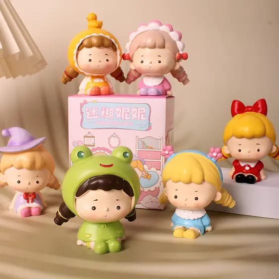 Novo genuíno confuso Nini mistério caixa na moda jogar boneca bonito menina decoração de mesa Interior do carro controle