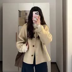 Início do inverno único Super bonito casaco de lã feminino inverno 2025 novo estilo casaco de lã pequeno grosso estilo c