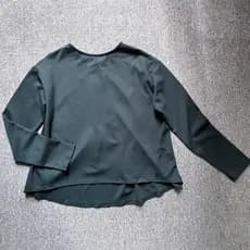 Taiwan única primavera outono estiramento solto senhoras de manga comprida camiseta em torno do pescoço frente curto vol