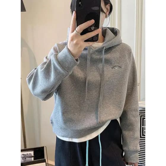 2025 outono inverno novo estilo curto com capuz forro de lã moletom feminino manga longa solto Casual bordado