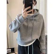 2025 outono inverno novo estilo curto com capuz forro de lã moletom feminino manga longa solto Casual bordado