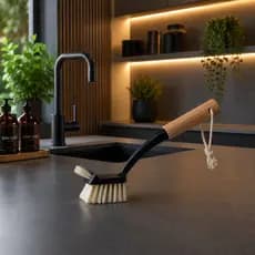 Escova de Limpeza Duo com Cabo de Bambu Preta Oikos Kit Multiuso Cozinha Pia Banheiro Decoração Longo Profissional