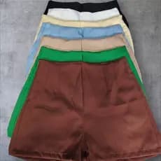 Short femenina alfaiataria branco cintura alta chic
