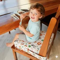 Assento/Almofada Elevação Kids: Autonomia e Conforto para seu Filho à Mesa