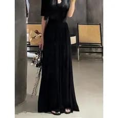 G saia preta de ótima aparência feminina verão 2025 novo estilo pequeno único Super lindo temperamento saia de comprimen