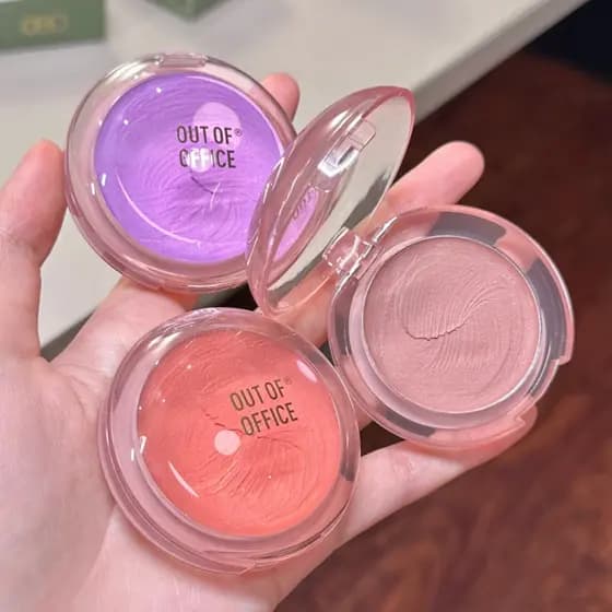 Quem usa quem é lindo... Sabor de menina macia feminina coreana tão forte!OUT Home Vitality Mousse de Veludo Blush Lama