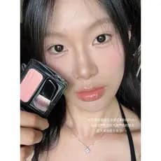 Lindo cetim!Qianyan Cold Brew Blush Baking Powder Expansão Cor Encolher Cor Suave Blush Duas Cores Água Cetim Alto Brilh