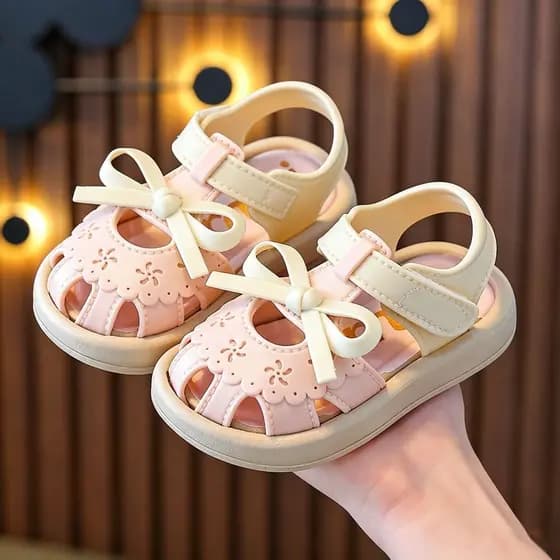 Meninas sandálias 2026 verão novo estilo meninas arco princesa bebê criança Toe oco sandálias da criança