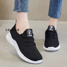 Velho pequim sapatos de pano feminino verão novo estilo moda malha mãe sapatos sola macia sapatos de dança quadrada Anti