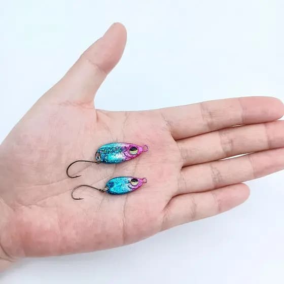 DUODUOYU 1 Peça Micro Gabarito Mini Colher Isca De Pesca 3g/5g Metal Lantejoulas Duras Giratória Com Fluxo De Gancho Úni