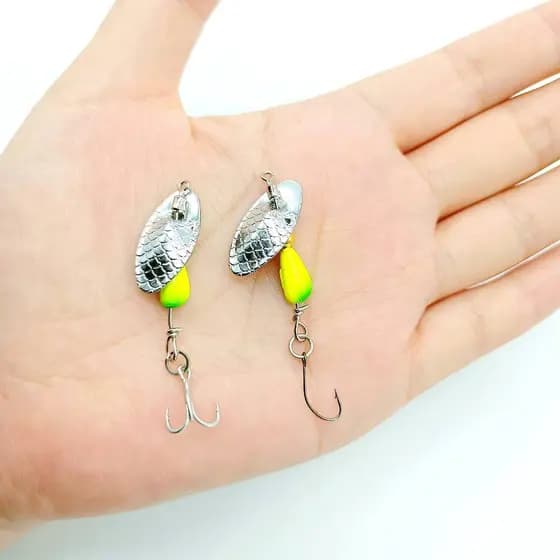 DUODUOYU 1 Pçs 2.5g/4.5g Metal Rotativo Spinner Iscas Truta Isca Dura Artificial Baixo De Pesca