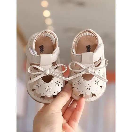 Sandálias de sola macia para bebês, sapatos fofos antiderrapantes de verão para bebês, sapatos de princesa para crianças