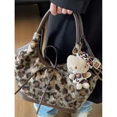 Retro leopardo impressão cordeiro velo nuvem saco feminino 2026 novo estilo primavera de um ombro saco de pelúcia mão-tr