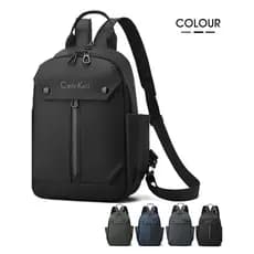 Característica Mochila masculina simples e durável, grande capacidade, portátil, viagem ao ar livre, várias maneiras de