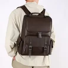 Mochila masculina mochila de couro High-End Casual Commuter computador saco masculino Street Wear estilo britânico estud