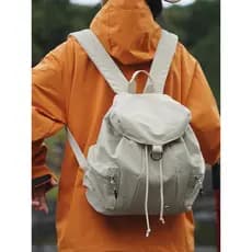 Casual náilon impermeável grande capacidade cordão mochila feminina 2025 novo estilo ao ar livre leve All-Match simples
