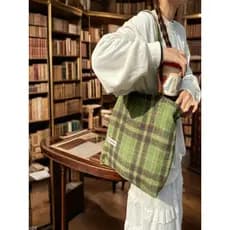 Bolsa de lona outono inverno grande capacidade bolsa feminina 2023 novo estilo Retro lã xadrez portátil sacola de lã Sho