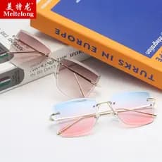 Óculos de sol sem moldura feminino 2024 novo estilo na moda ins Super quente óculos versão coreana na moda rua tiro ócul