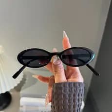 Europeu americano Oval pequeno quadro óculos de sol feminino na moda quente menina único rosto pequeno influenciador ver