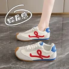 Sapatos femininos pisando na merda sentindo treinamento alemão sapatos brancos 2025 novo estilo primavera verão Forrest