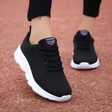 Velho pequim sapatos de pano preto sapatos esportivos feminino verão malha respirável mãe Casual tênis sola macia leve t