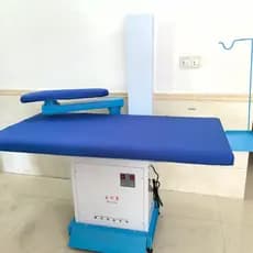 Mesa de passar roupa com absorção de vento autoabsorvente de ataque Mesa industrial Mesa de engomar grande Loja de limpe