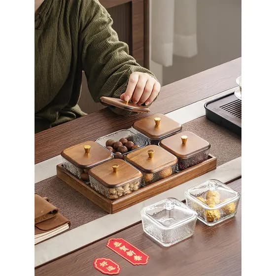 Prato japonês de frutas, nogueira, sala de estar, mesa de café, luz doméstica, luxo, lanche, doces, frutas secas, lanche