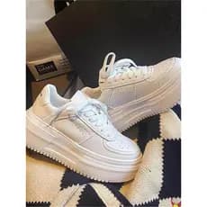 Sola grossa leve macio Super lindo sapatos brancos populares deste ano feminino 2026 novo estilo interno aumentado peque