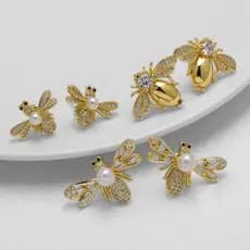 Exquisitos brincos femininos de abelha com cristais CZ, banhados a ouro, pérolas brancas, design de inseto, joia ersa408